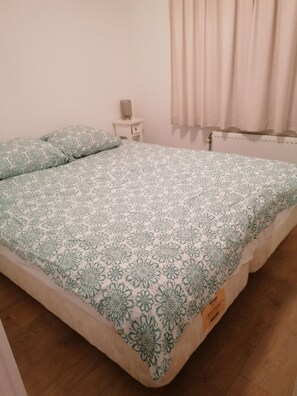 2 bedrooms, WiFi, bed sheets
