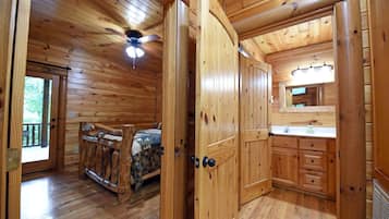 House | 2 bedrooms, free WiFi