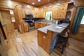 House | Private kitchen | Fridge, microwave, coffee/tea maker, cookware/dishes/utensils - Shielded Haven (Morganton)