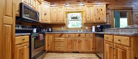 House | Private kitchen | Fridge, microwave, coffee/tea maker, cookware/dishes/utensils
