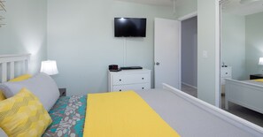 2 chambres, coffre-fort, fer et planche à repasser, lit de bébé portatif