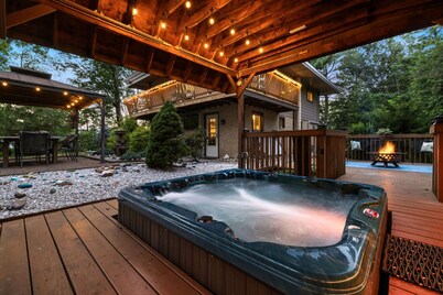Serene and Secluded Hilltop Hideaway. Hot Tub, Fire Pit