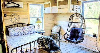 The Offbeat Oasis by the Marsh- State Park Pass Included🏖