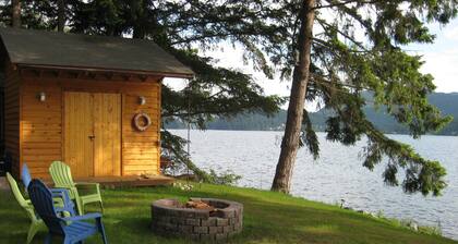 Lake Whatcom Summer home, 100' private beach, paddle boards and kayaks!