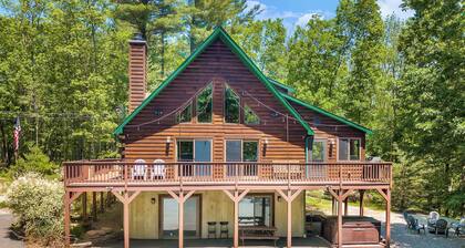 Massive Chalet + Hot Tub + Secluded + Sauna