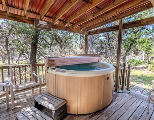 Two Homes-Private 20 Acres Hot Tub-Pool-Ping Pong Family Reunions Micro Weddings