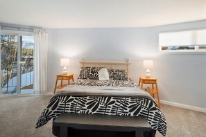 5 bedrooms, iron/ironing board, WiFi, bed sheets