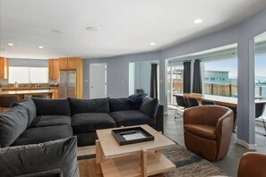 TV, fireplace, stereo