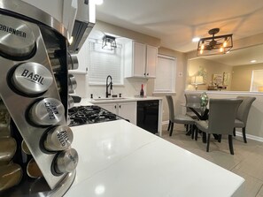 Fridge, microwave, oven, stovetop - Beautiful & Cozy 2bd/1b Near O’Hare & Metra (MD-W) (Elmwood Park)