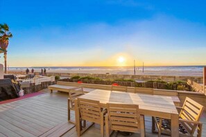 Outdoor dining - Ocean Front! Entire Ground Level w/ Exclusive Patio (San Diego)