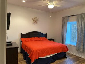 3 Schlafzimmer, Schreibtisch, Reisekinderbett, WLAN