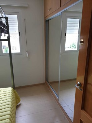 7 bedrooms, free WiFi, bed sheets, wheelchair access
