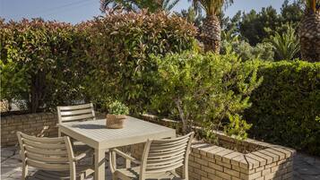 Apartamento, 1 habitación, planta baja | Vistas al jardín