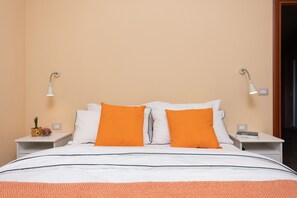 2 عدّة غرف نوم وواي فاي مجانًا وملاءات أسرّة