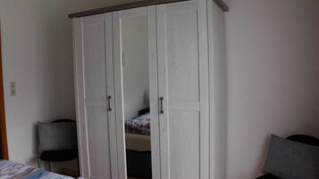 1 Schlafzimmer, Reisekinderbett, WLAN, Bettwäsche