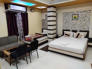 Deluxe Room | In-room safe, desk, laptop workspace, soundproofing - Hotel Amulya Inn (Bihar Sharif)
