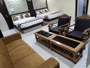 Phòng Tiêu chuẩn, 1 phòng ngủ | Phòng khách | TV LED 32-inch có truyền hình cáp, TV 