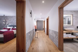 3 Schlafzimmer, Zimmersafe, Bügeleisen/Bügelbrett, Reisekinderbett