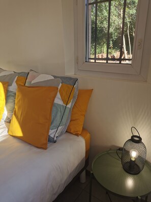 1 bedroom, free WiFi, bed sheets