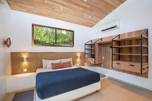 6 bedrooms, in-room safe, iron/ironing board, WiFi