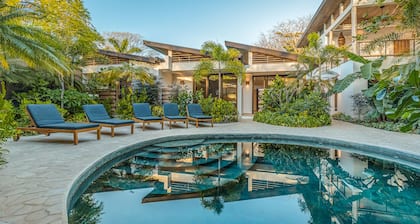 Unique Beautiful Beachfront Property w/ Private Beach path Pool