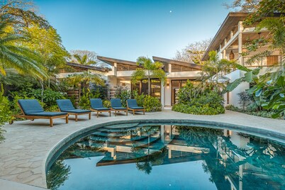Unique Beautiful Beachfront Property w/ Private Beach path Pool 