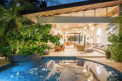 Unique Beautiful Beachfront Property w/ Private Beach path Pool 