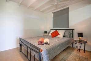 1 bedroom, desk, travel cot, free WiFi