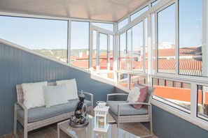 Interior - Window to the stars! (Braga)