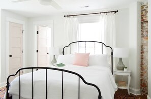 3 bedrooms, iron/ironing board, travel crib, WiFi - Doublemint - Chesapeake Properties (Cape Charles)