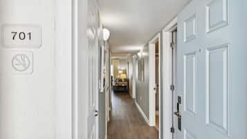 Condo, 2 Bedrooms | Interior