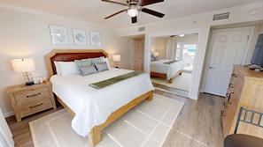 Studio | Iron/ironing board, free WiFi - 701A is a Penthouse Effiency Gulf view unit on Okaloosa Island by RedAwning (Fort Walton Beach)