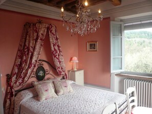 4 Schlafzimmer, Zimmersafe, Bügeleisen/Bügelbrett, Reisekinderbett