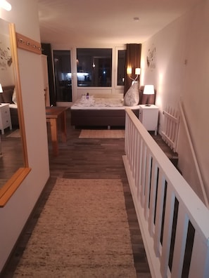 2 多间卧室、旅行婴儿床、免费 WiFi、床单