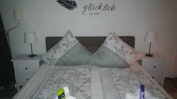 2 habitaciones, cuna de viaje, wifi gratis y ropa de cama