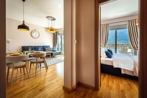 2 bedrooms, iron/ironing board, travel cot, free WiFi