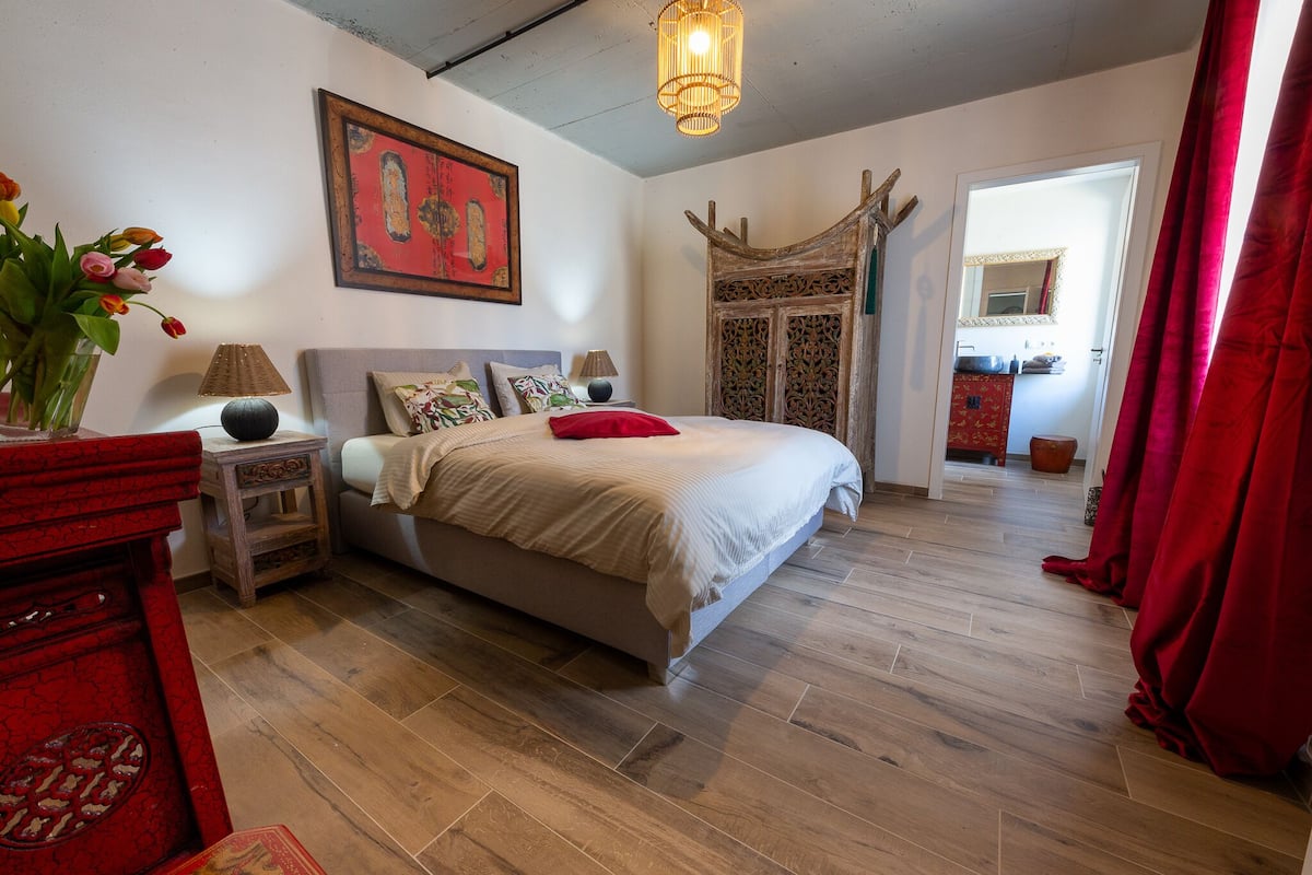 Ropa de cama de alta calidad y camas con pillow-top
