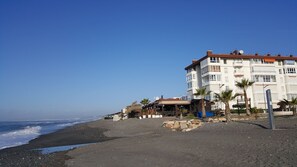 On the beach - !TOP LOCATION! MODERN APARTMENT ON THE BEACH WITH BEAUTIFUL SEA VIEWS! (Torrox)