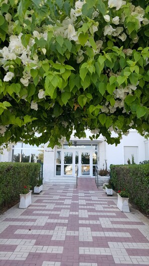 Exterior detail - !TOP LOCATION! MODERN APARTMENT ON THE BEACH WITH BEAUTIFUL SEA VIEWS! (Torrox)