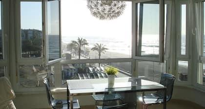 !TOP LOCATION! MODERN APARTMENT ON THE BEACH WITH BEAUTIFUL SEA VIEWS!