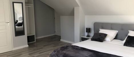 3 bedrooms, iron/ironing board, free WiFi, bed sheets