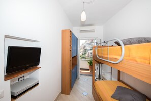 2 habitaciones, tabla de planchar con plancha y wifi gratis 