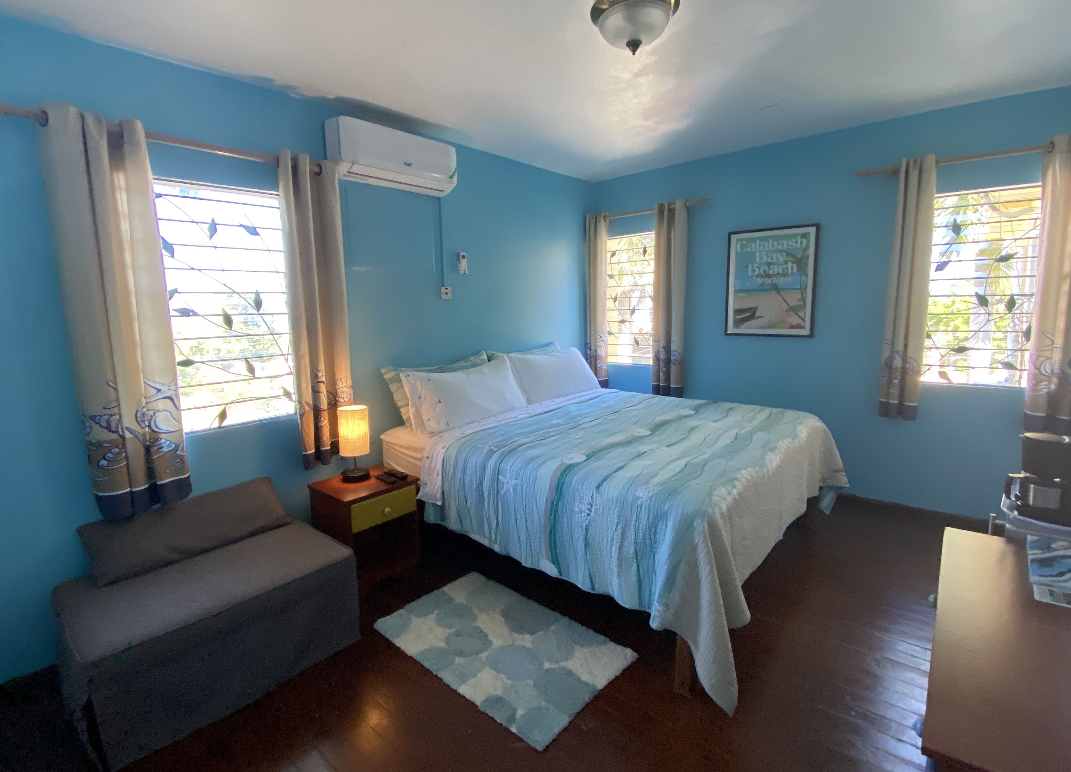 1 chambre, coffres-forts dans les chambres, bureau, Wi-Fi gratuit