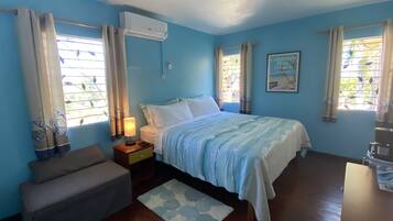 1 chambre, coffres-forts dans les chambres, bureau, Wi-Fi gratuit