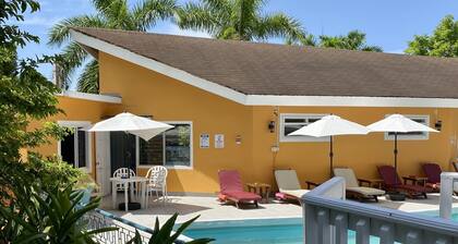 Ocean King Deluxe at the Blue Orchid B&B with Pool