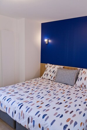 3 bedrooms, iron/ironing board, travel cot, free WiFi