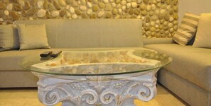 Superior House (Gorgona) | Living area | 25-inch flat-screen TV with satellite channels, TV