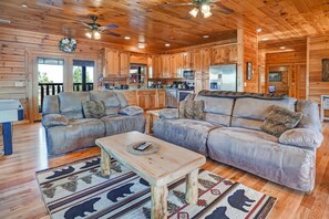 Smart TV, fireplace - Panoramic View - Suite 2: Brand New Hot Tub - Room w/ French Doors to Porch (sevierville)
