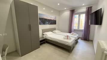 2 bedrooms, desk, iron/ironing board, travel crib