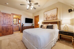 4 bedrooms, desk, iron/ironing board, free WiFi